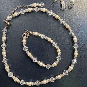 Elegant Crystal and Pearl Jewelry Set